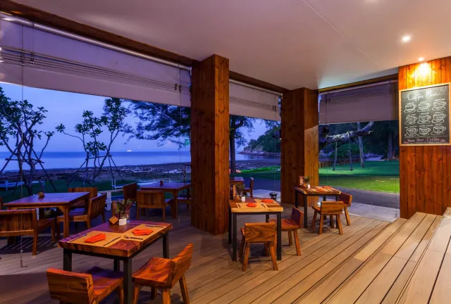 With 360 degree panoramic views