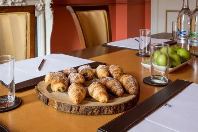 Breakfast served daily for all guests