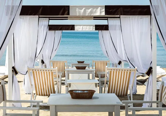 Beachside dining with sea views