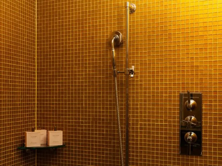 Superior Queen Room @ L oscar London