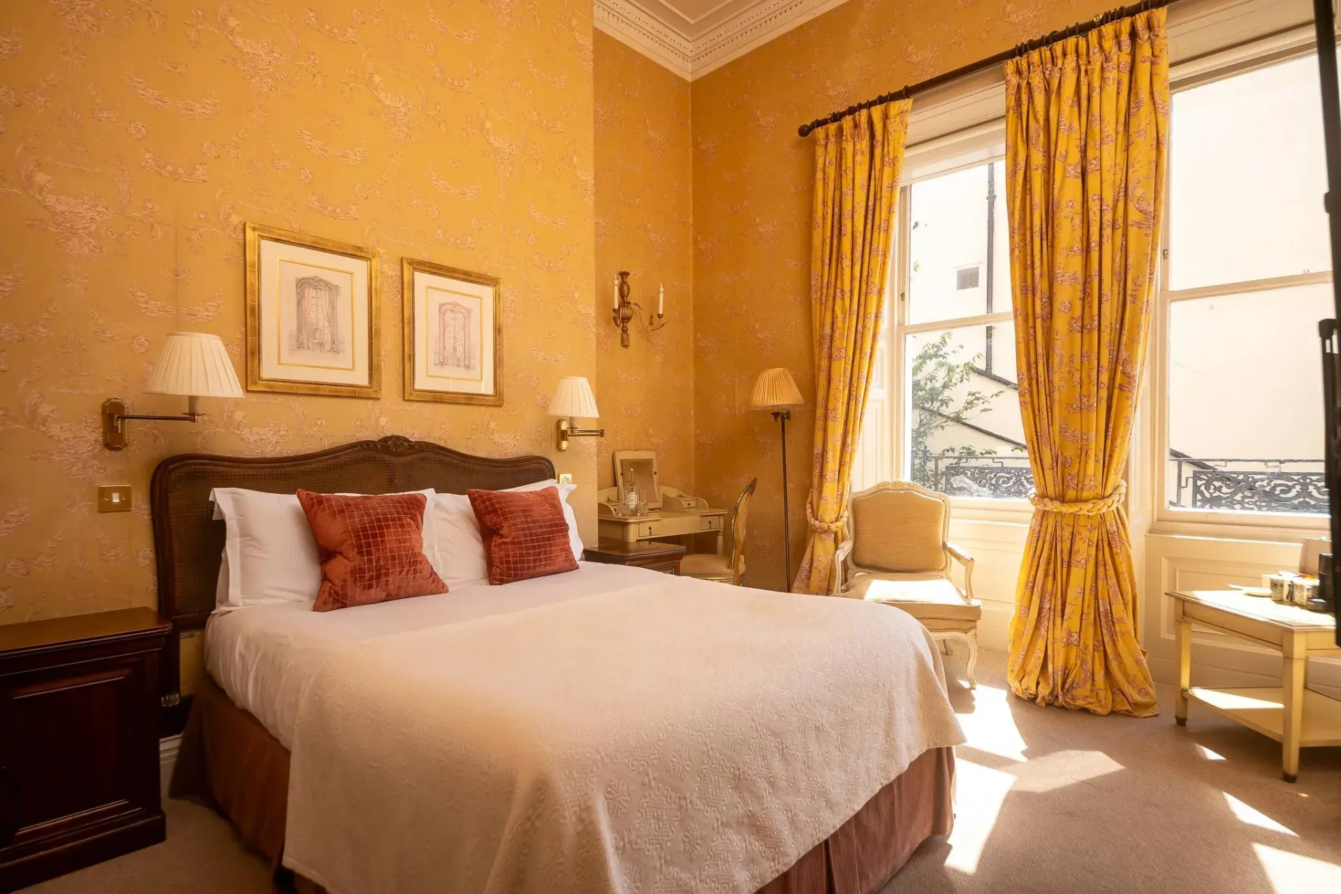 Cozy Double @ Dukes Bath