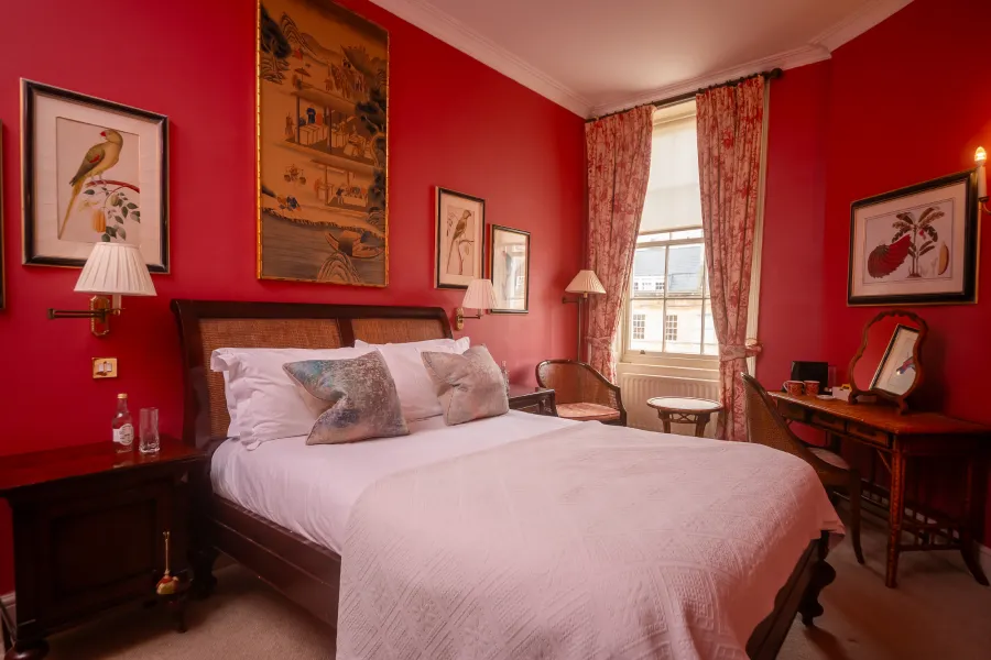 Deluxe Suite @ Dukes Bath