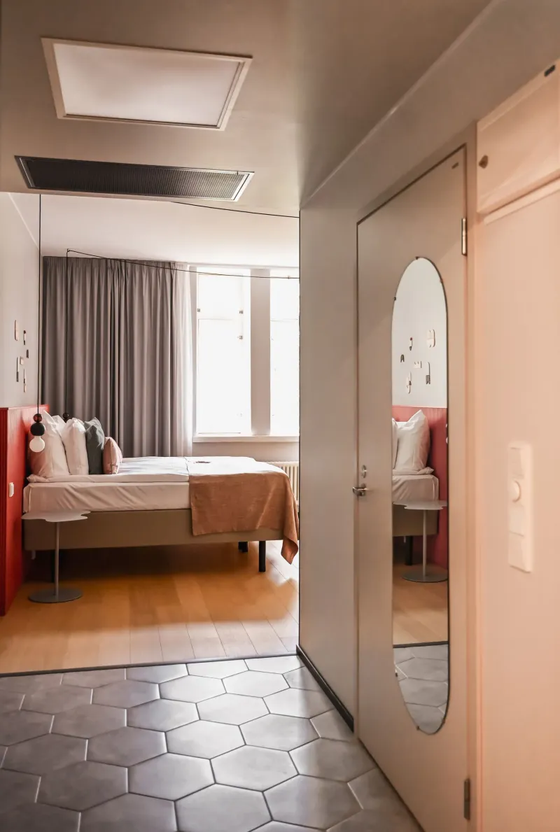 Superior @ The Folks Hotel Konepaja