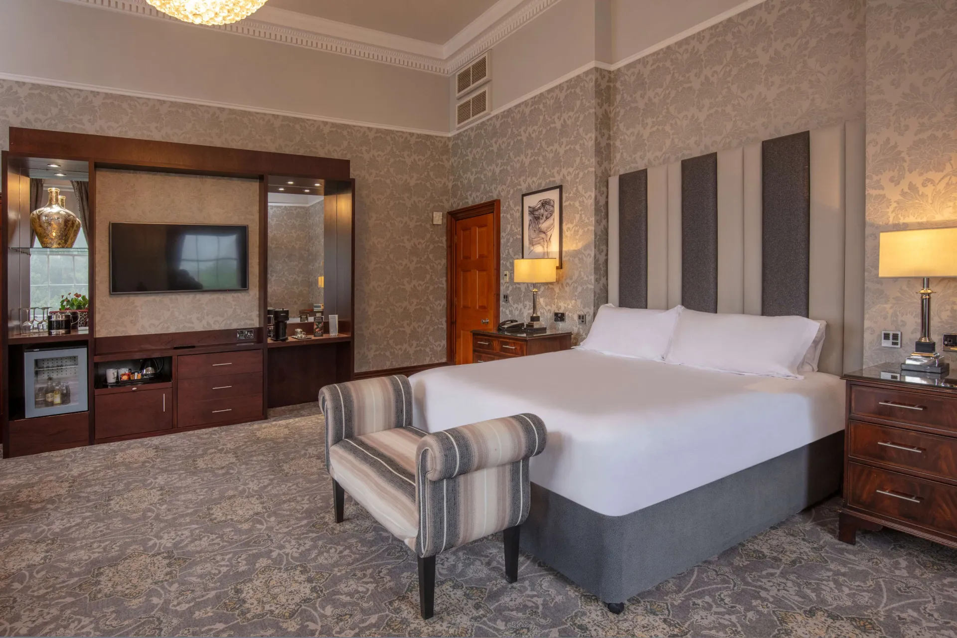 Richmond Castle Suite @ Oulton Hall Hotel  Spa  amp  Golf Resort