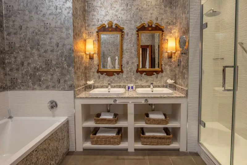 Richmond Castle Suite @ Oulton Hall Hotel  Spa  amp  Golf Resort