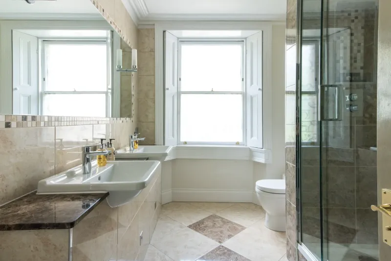 Deluxe King   Twin @ The Ayrlington