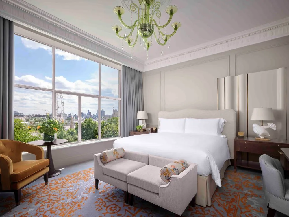 Luxury King River View Room @ The Savoy