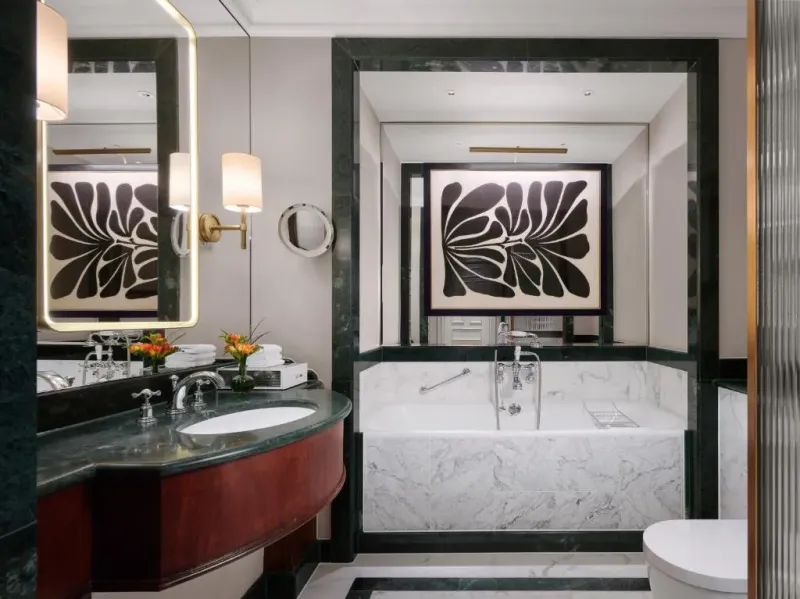 Junior Suite @ The Savoy