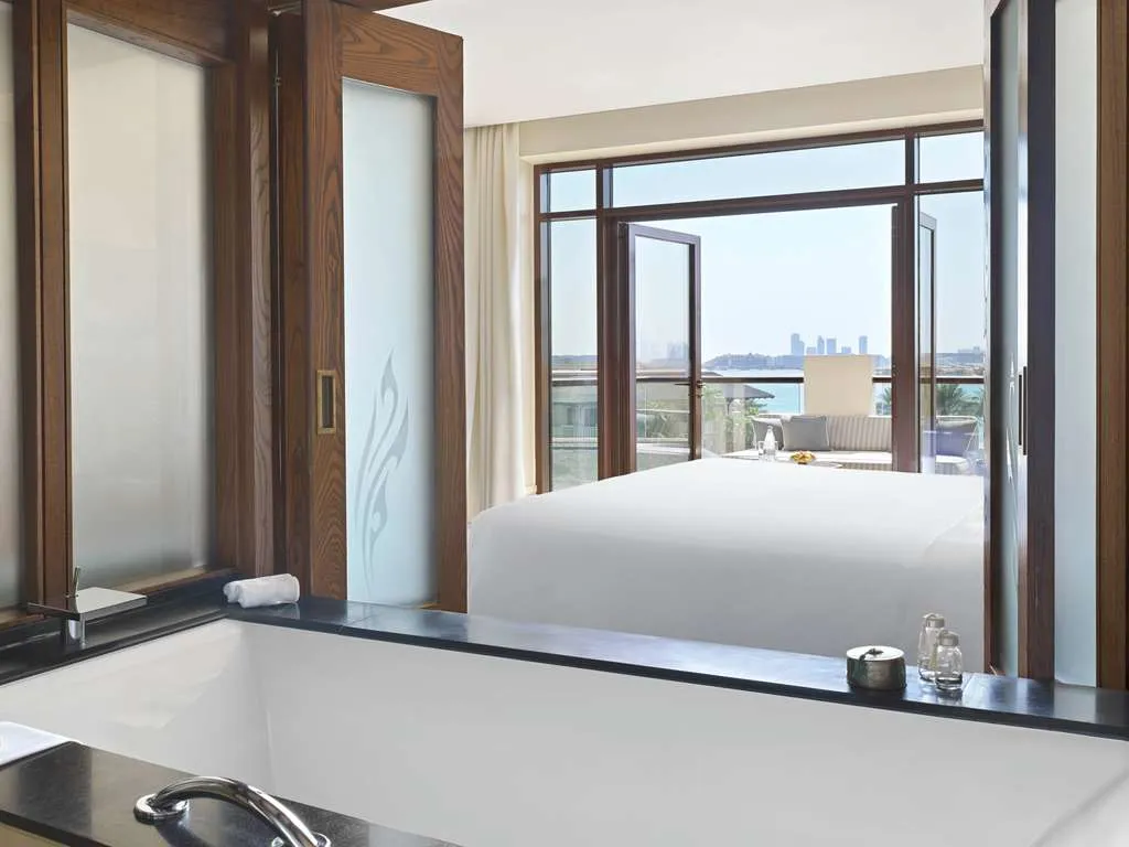 Luxury Room Palm View  1 King Size Bed  Private Balcony @ Sofitel Dubai The Palm