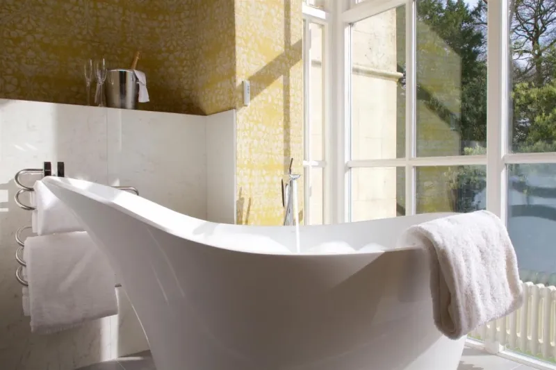 Feature Lake View Room @ Storrs Hall Hotel