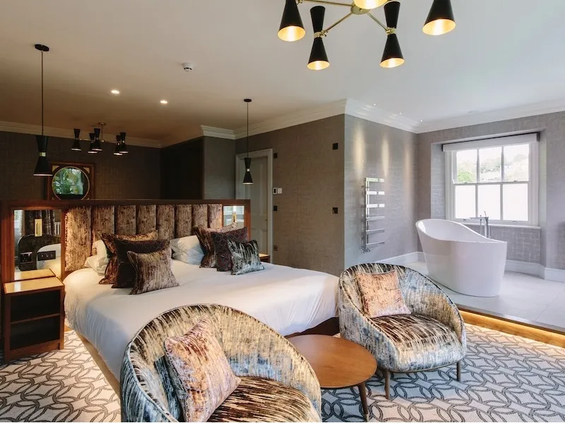 Deluxe Lake View Room @ Storrs Hall Hotel