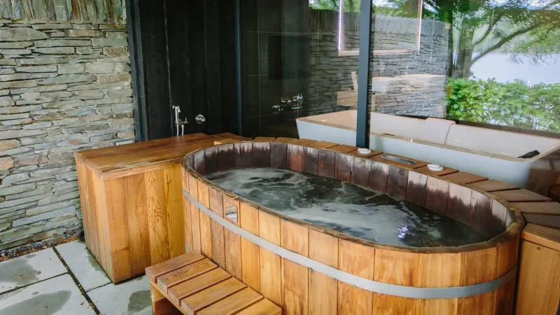 Wild Garden Lakeside Suite @ Storrs Hall Hotel