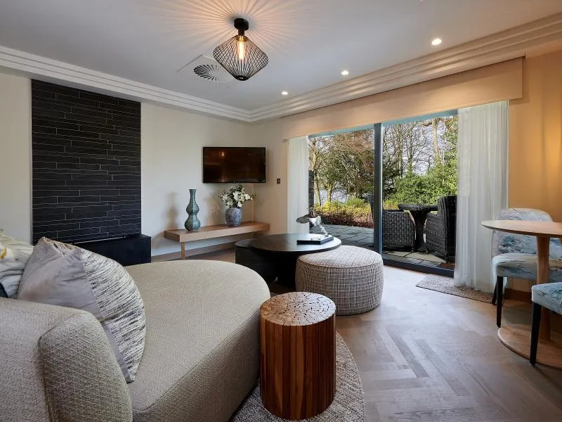 Wild Garden Lakeside Suite @ Storrs Hall Hotel