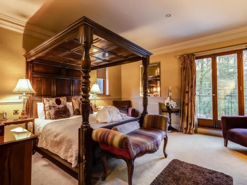 Luxury 4 Poster @ Whitley Hall Country House Hotel