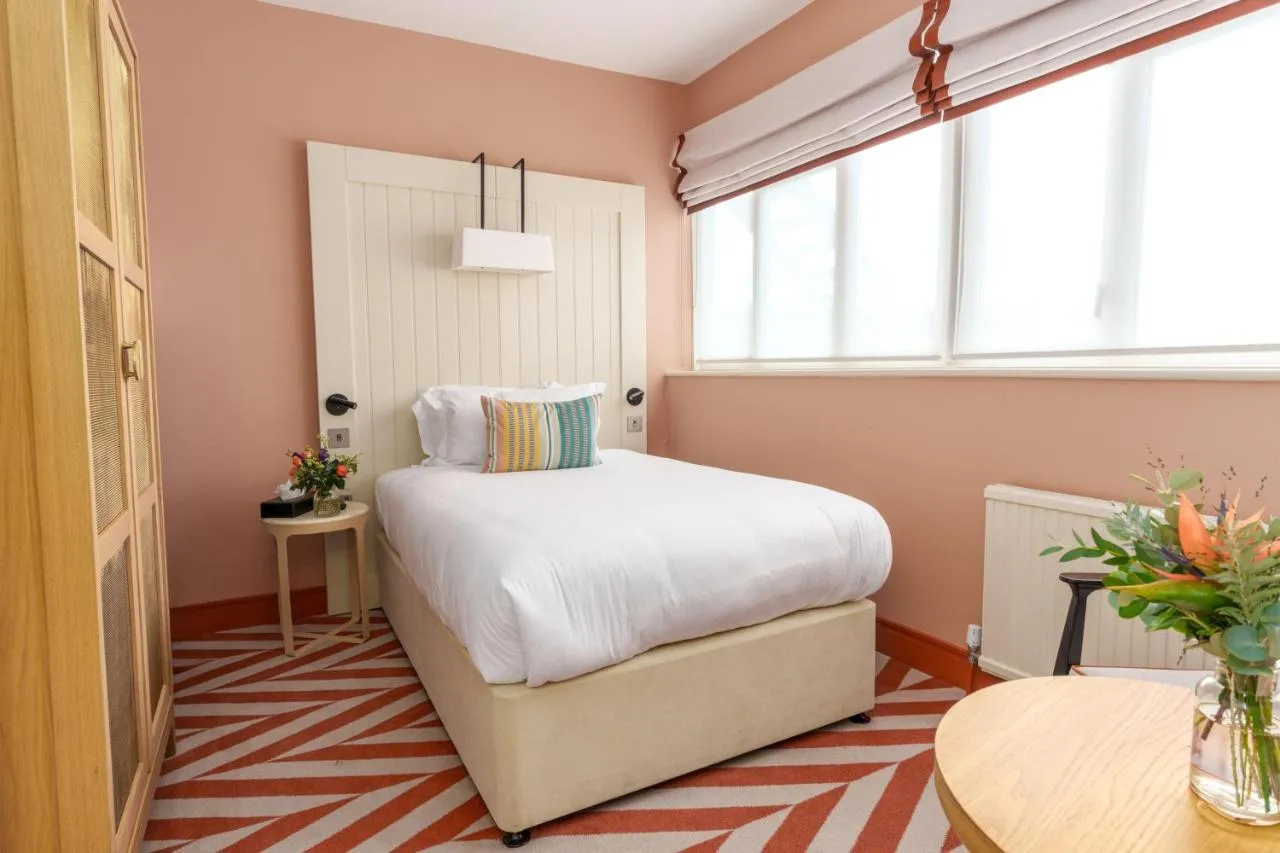 Single @ The Relais Cooden Beach Hotel and Spa