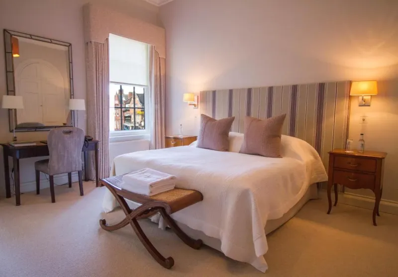 Town House  3 Double Rooms  @ Jockey Club Rooms