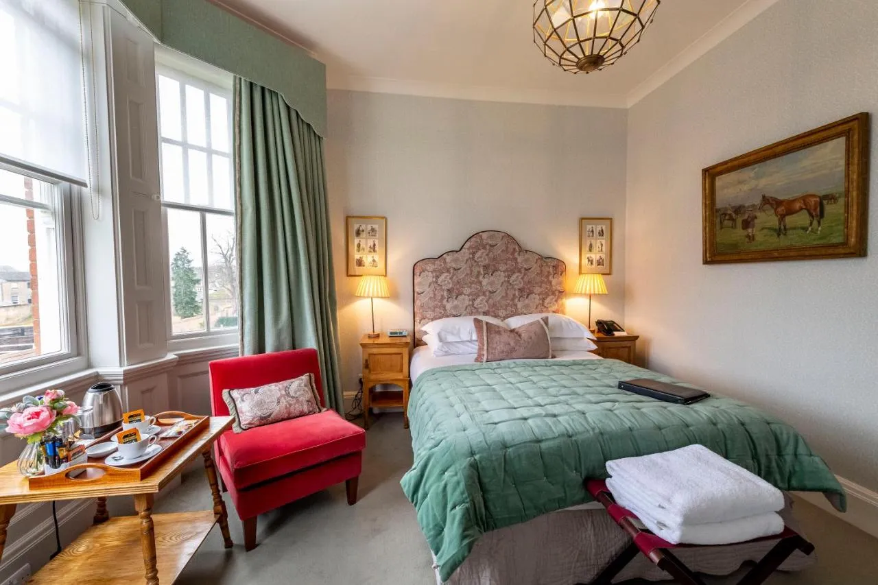 Club Double Room @ Jockey Club Rooms