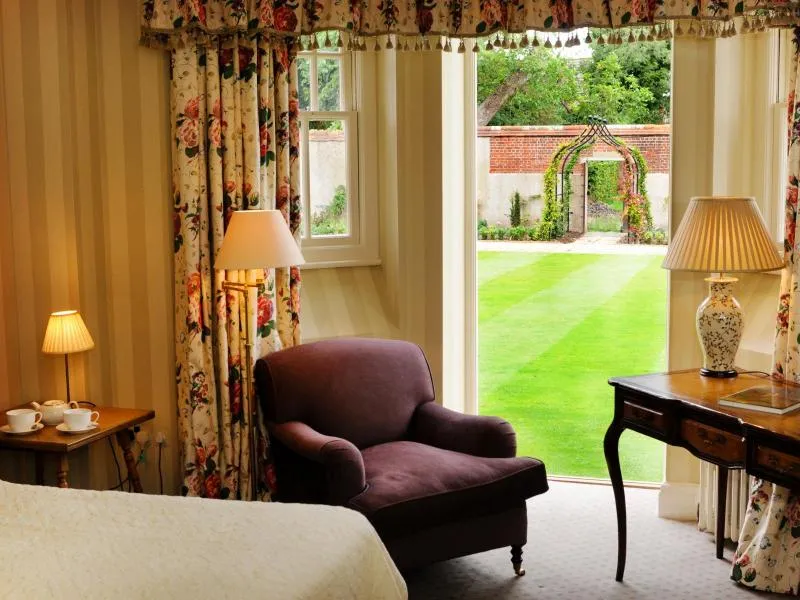 Deluxe Double Room @ Jockey Club Rooms