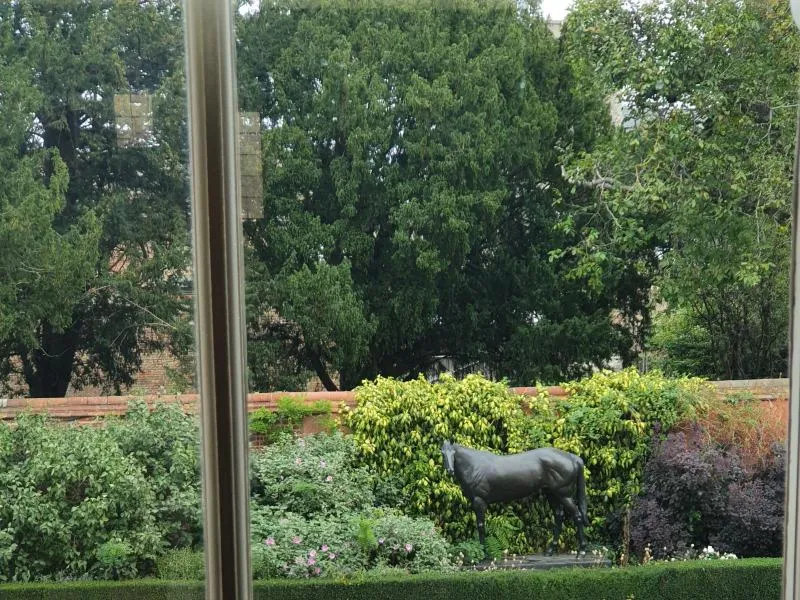 Kings Suite @ Jockey Club Rooms