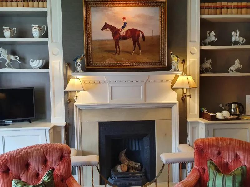 Kings Suite @ Jockey Club Rooms