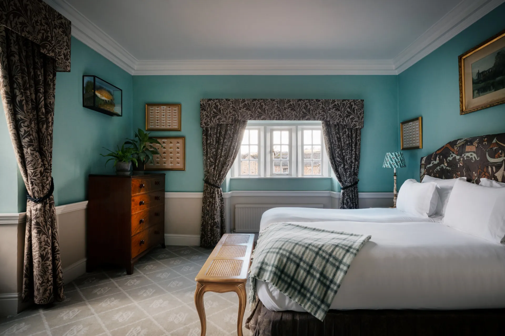 Spacious Double @ The Devonshire Arms Hotel