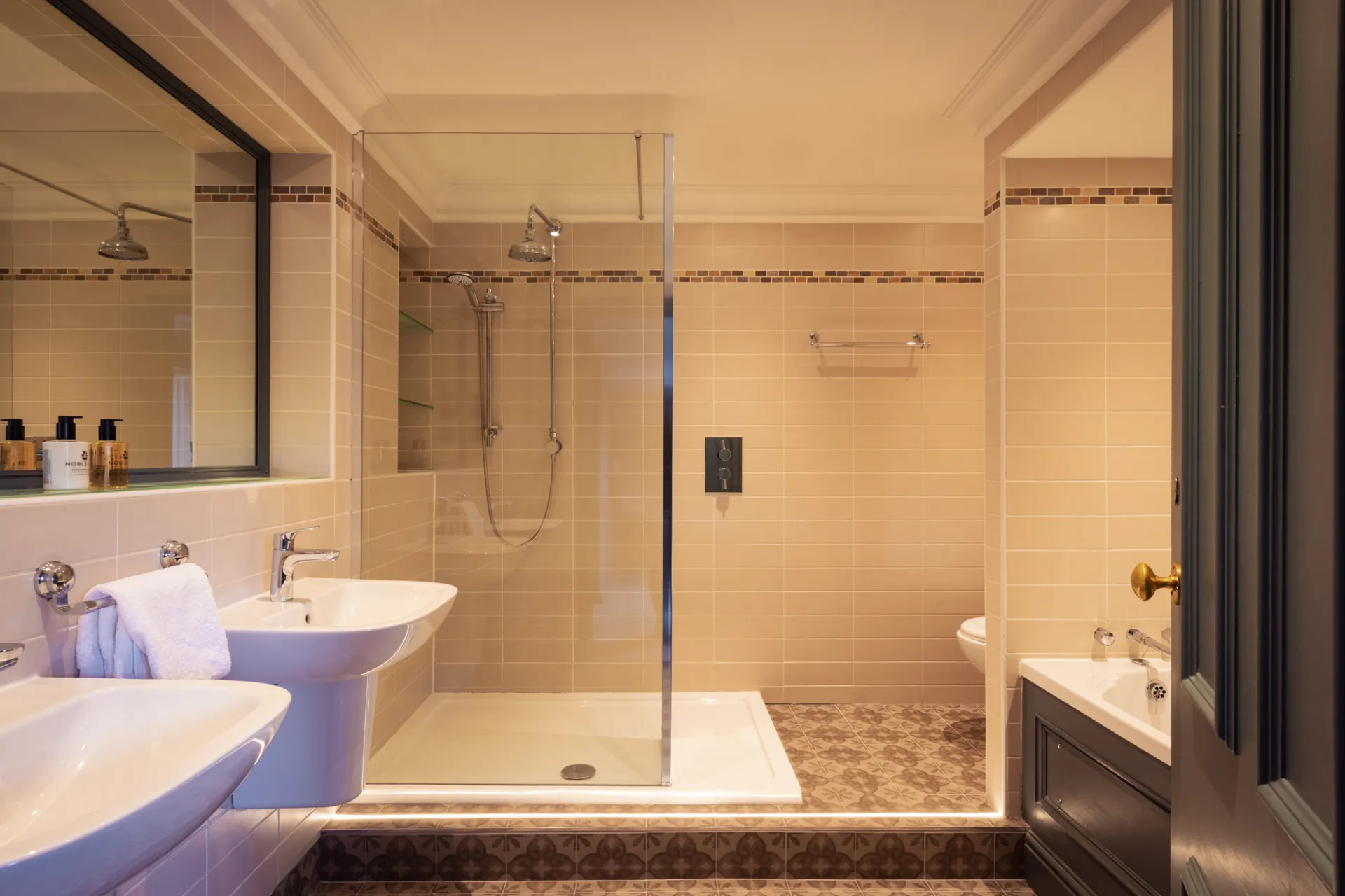 Splendid Double @ The Devonshire Arms Hotel