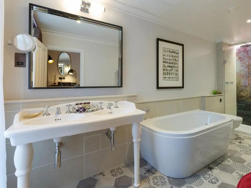 Feature Deluxe @ Gonville Hotel