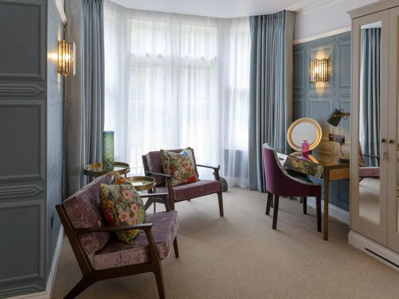 Feature Premier @ Gonville Hotel