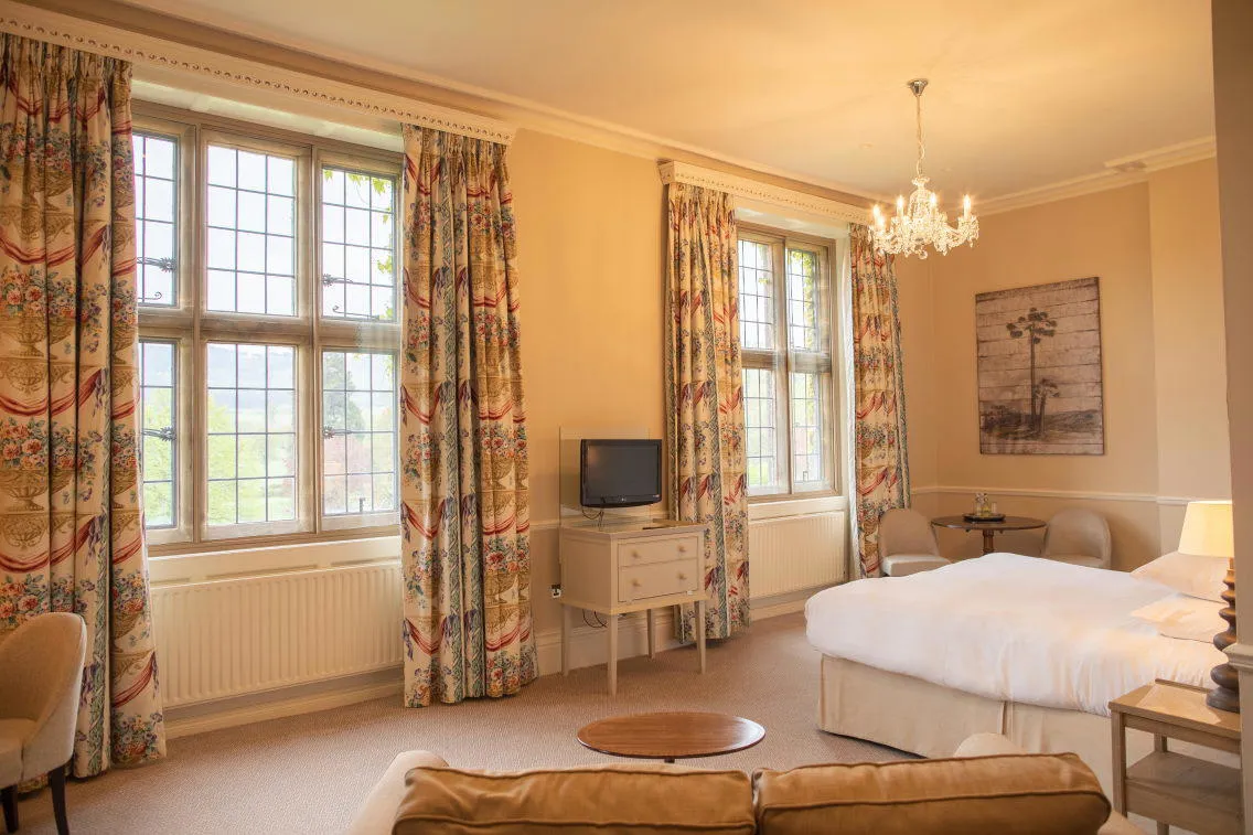 Old Hall Feature Double @ Gisborough Hall Hotel