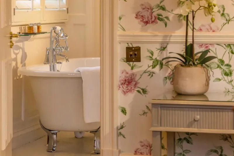 Old Hall Four Poster @ Gisborough Hall Hotel