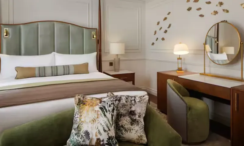 King Premier Room @ The Caledonian Edinburgh  Curio Collection by Hilton