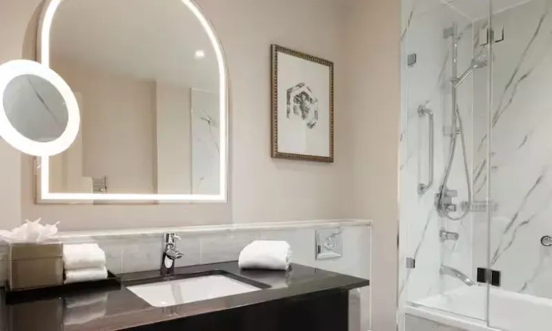 King Premier Room @ The Caledonian Edinburgh  Curio Collection by Hilton