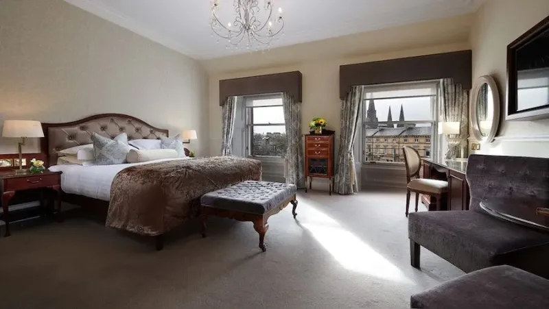 Deluxe King Room @ The Bonham Hotel