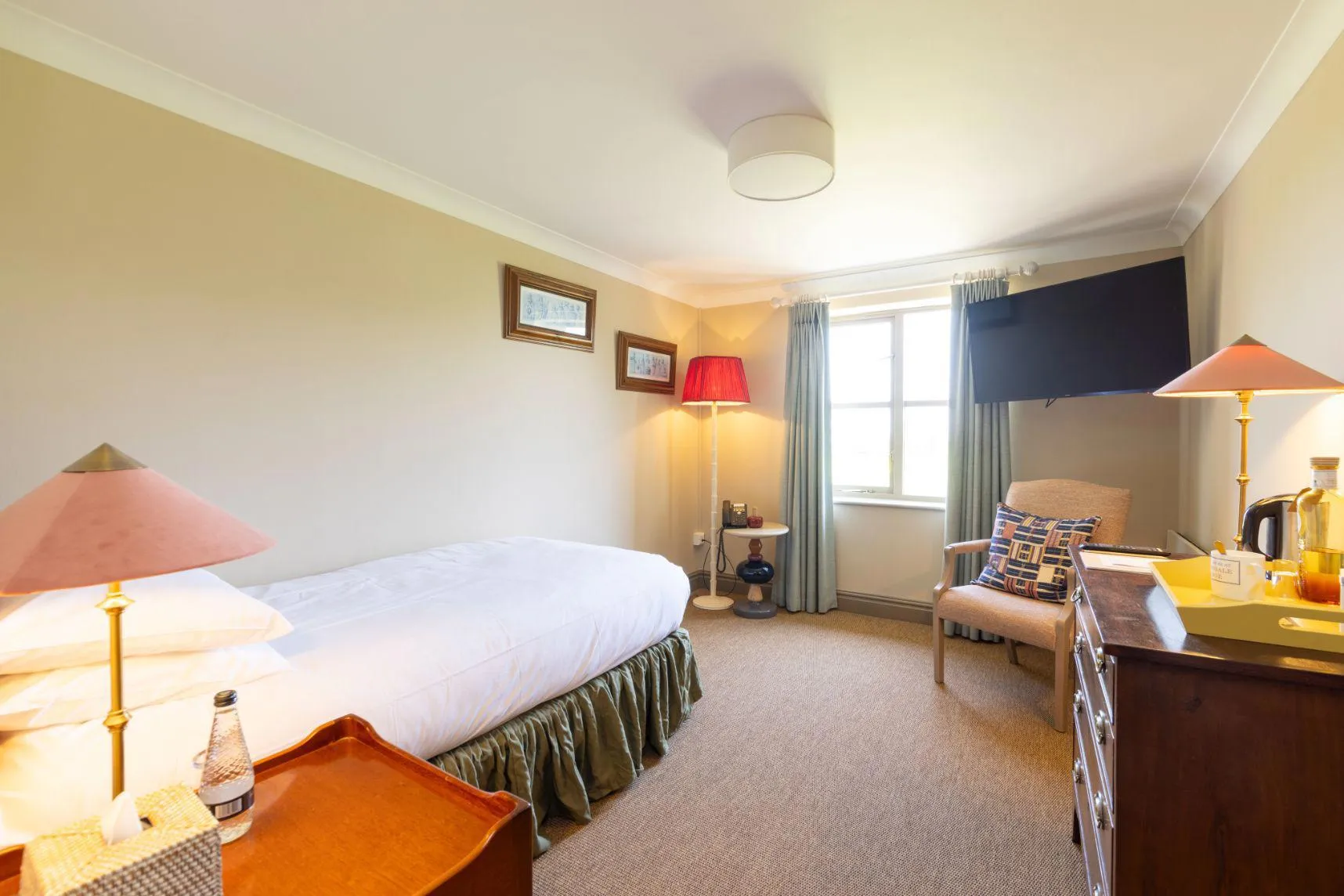 Cosy Room @ The Barnsdale