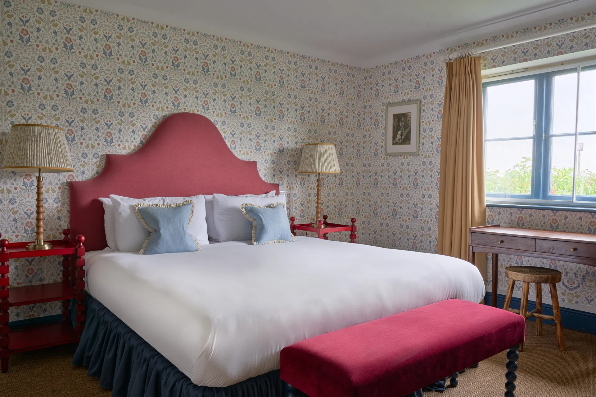 Royal Room @ The Barnsdale