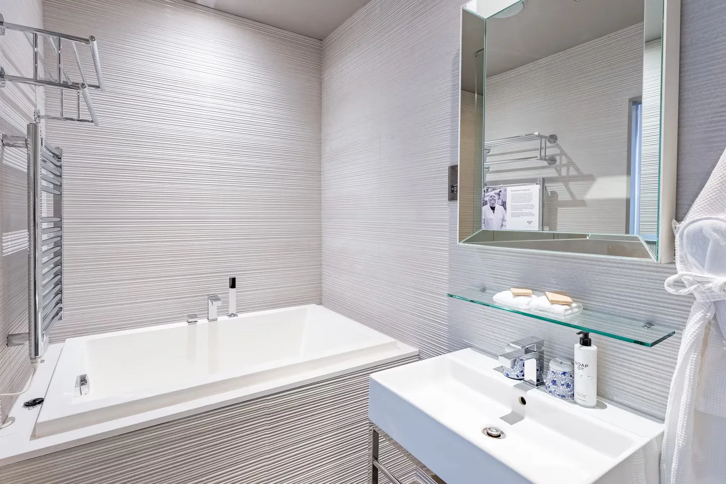 Family Room @ Murrayfield Hotel  amp  House