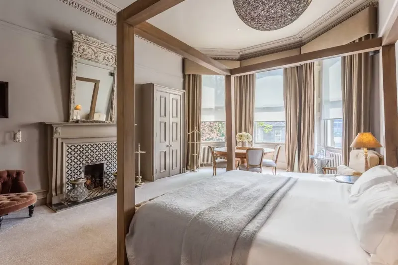 Junior Suite @ Murrayfield Hotel  amp  House