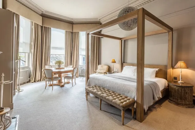 Junior Suite @ Murrayfield Hotel  amp  House