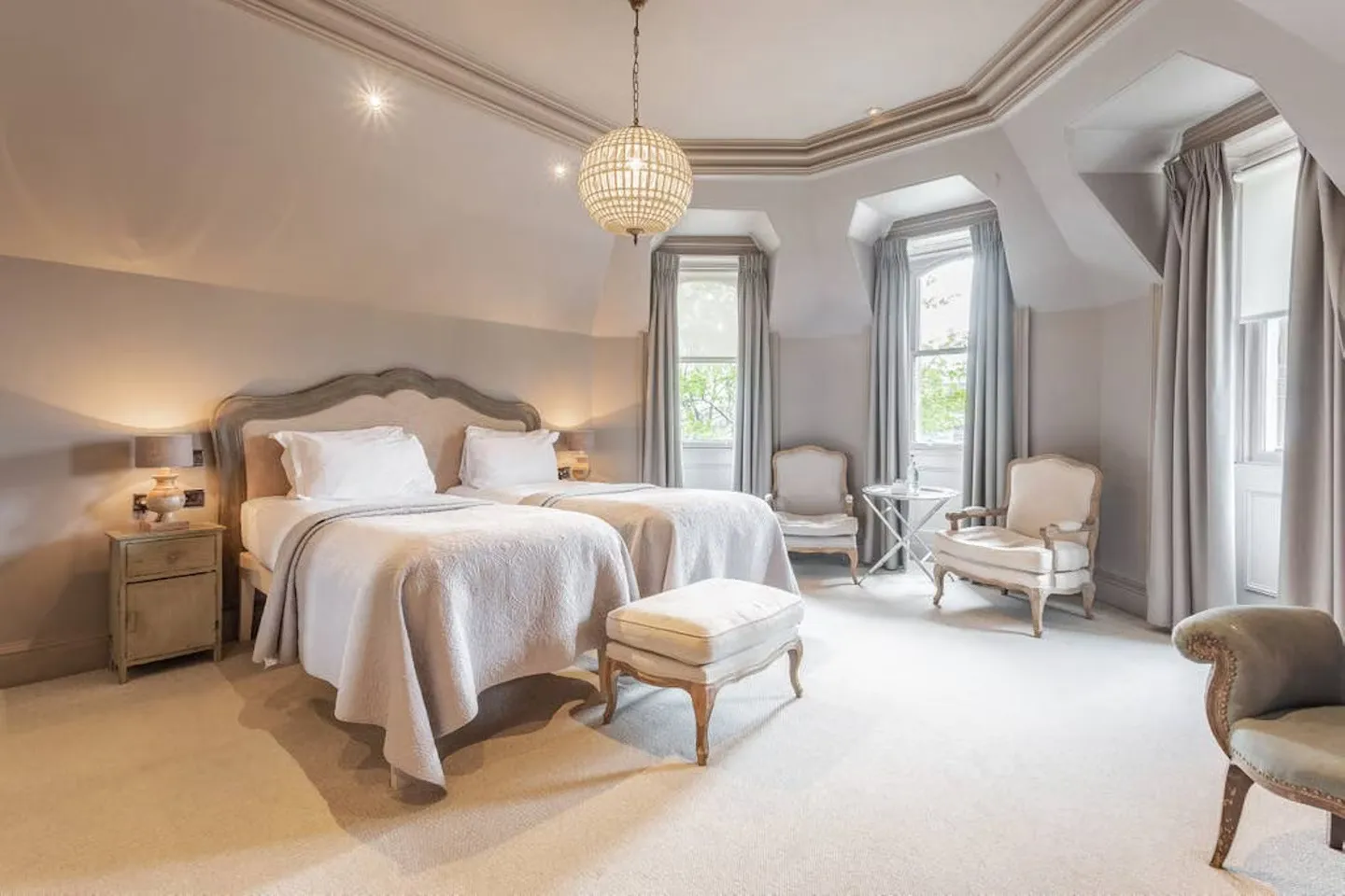 Classic Twin Or Double @ Murrayfield Hotel  amp  House