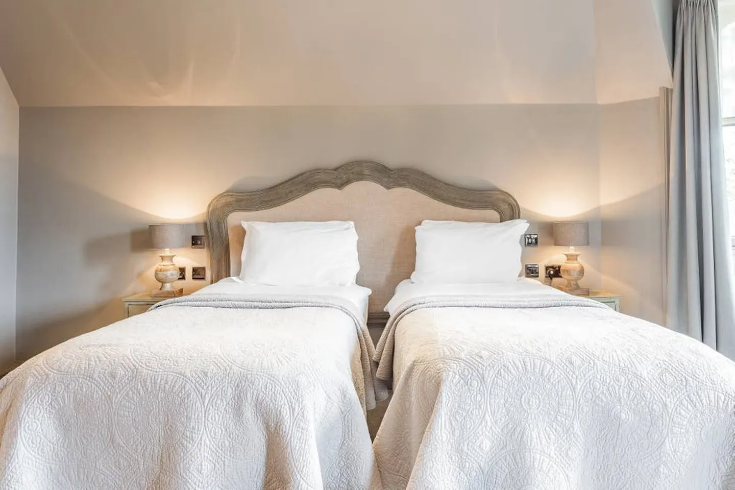 Classic Twin Or Double @ Murrayfield Hotel  amp  House