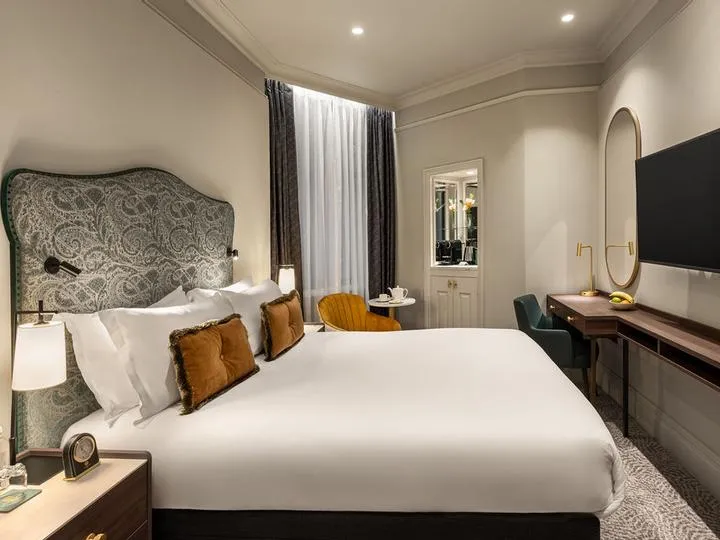 Double Superior @ St  James  Court A Taj Hotel London