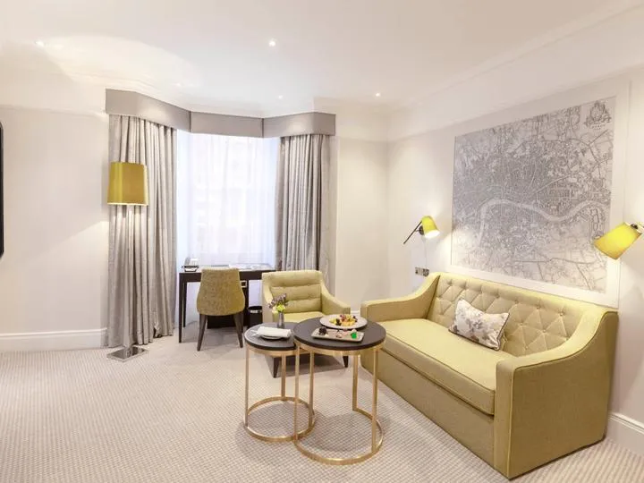 Family Room Premium @ St  James  Court A Taj Hotel London