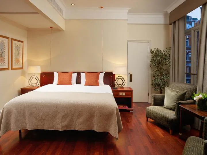 Classic Accessible Room @ St  James  Court A Taj Hotel London