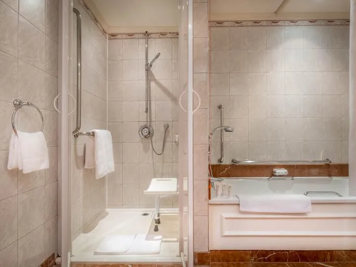Classic Accessible Room @ St  James  Court A Taj Hotel London