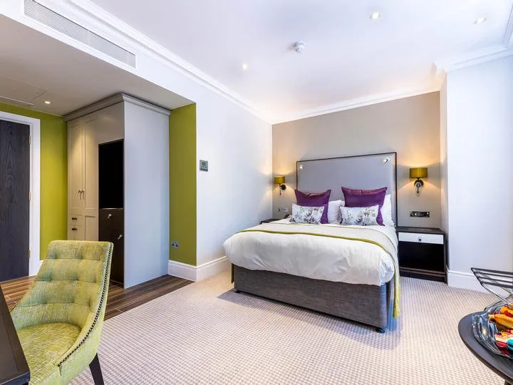Premium Room @ St  James  Court A Taj Hotel London
