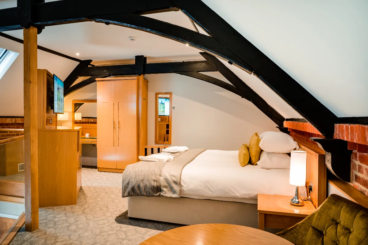 Courtyard Suite @ Oakley Hall Hotel