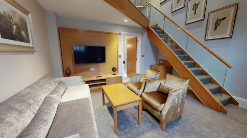 Courtyard Suite @ Oakley Hall Hotel