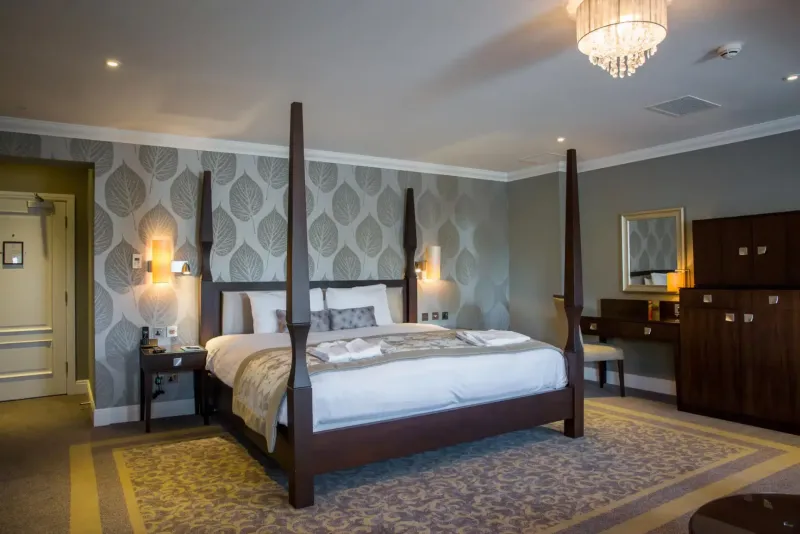 Four Poster Suite @ Oakley Hall Hotel