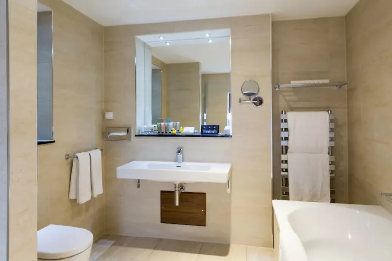 Four Poster Suite @ Oakley Hall Hotel