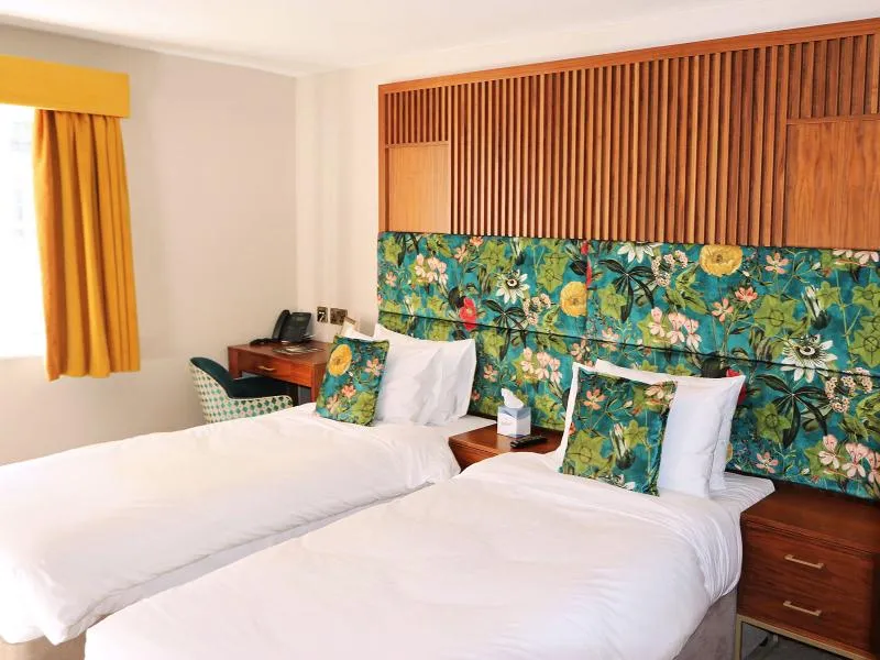 Classic Twin @ Haycock Manor Hotel